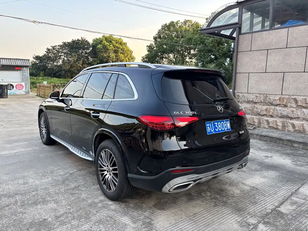 Mercedes-Benz GLC 2023