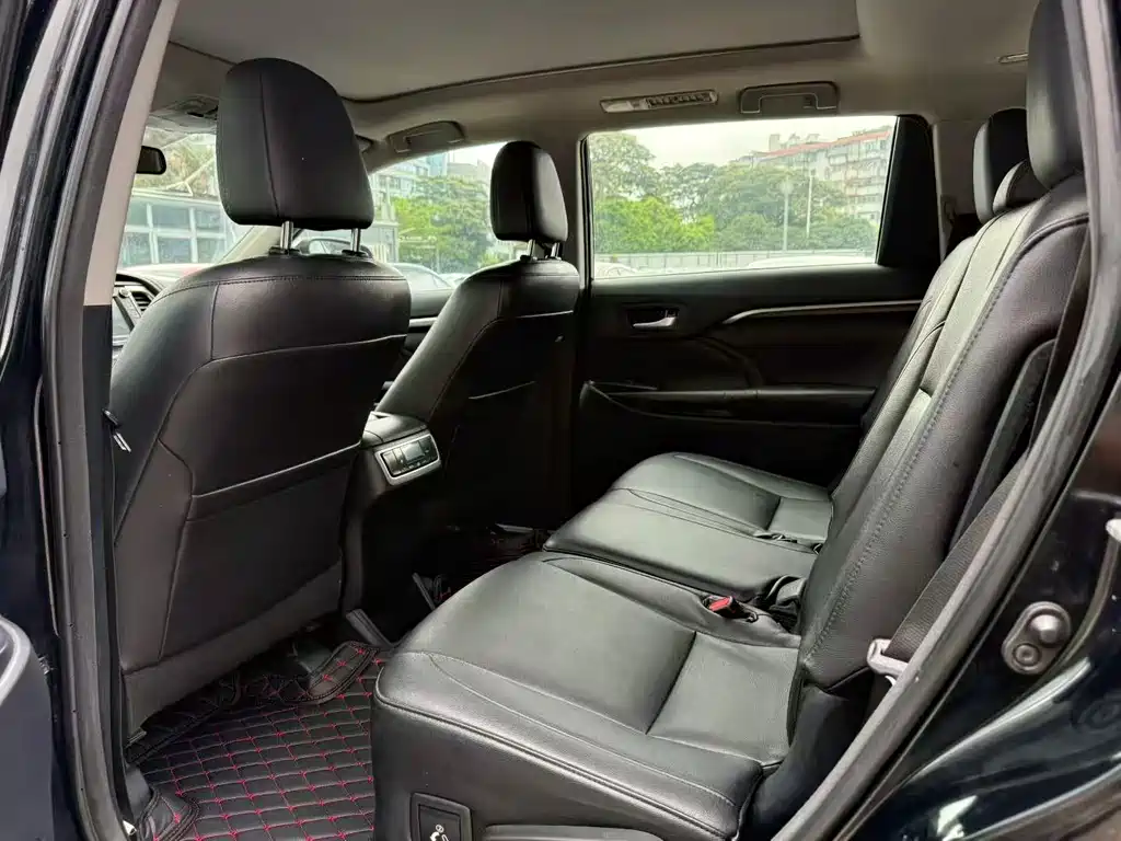 Toyota Highlander 2015 — фото 9