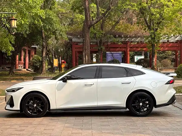 Changan UNI-V 2022
