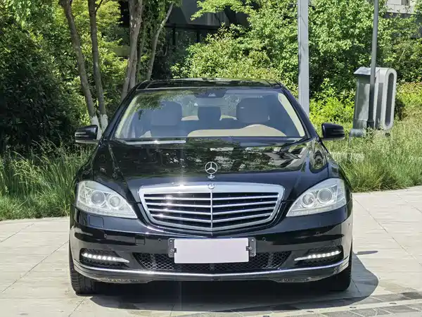 Mercedes-Benz S-Class 2010