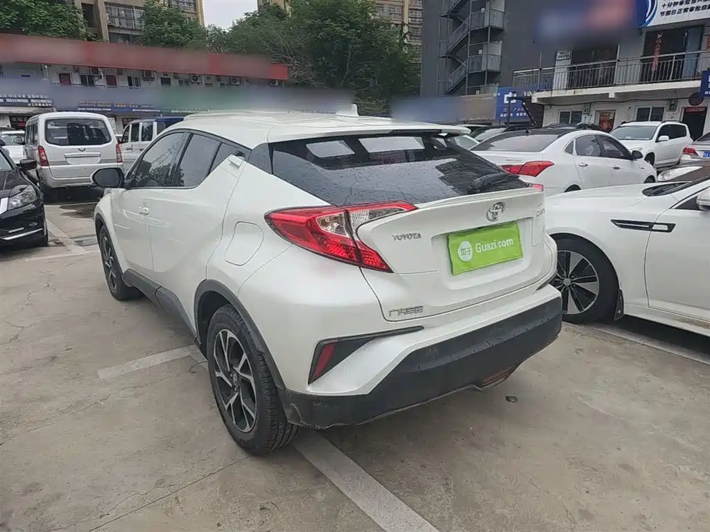 Toyota C-HR 2020 — фото 5