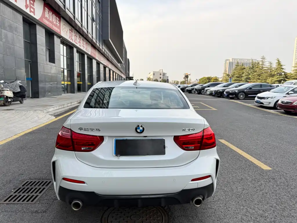 BMW 1 Series 2021 — фото 17