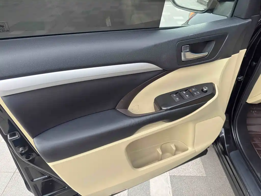 Toyota Highlander 2018 — фото 20