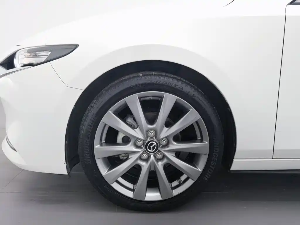 Mazda 3 Axela 2021 — фото 17