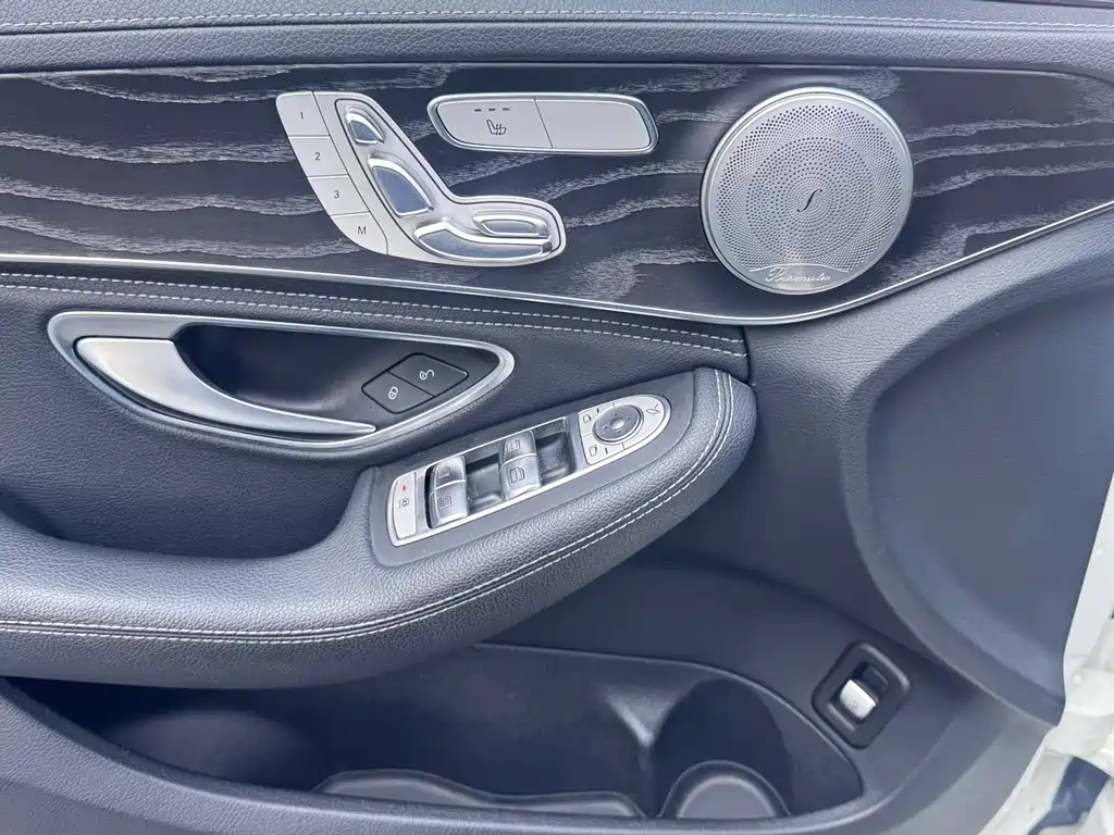 Mercedes-Benz C-Class 2019