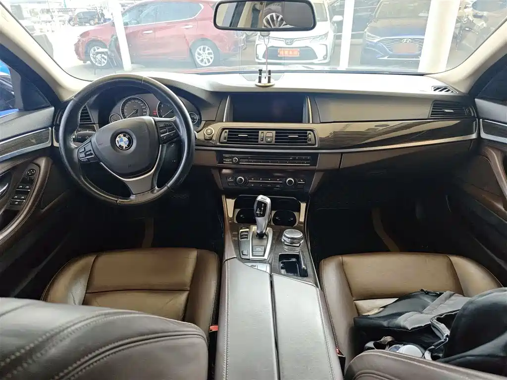 BMW 5 Series 2015 — фото 6