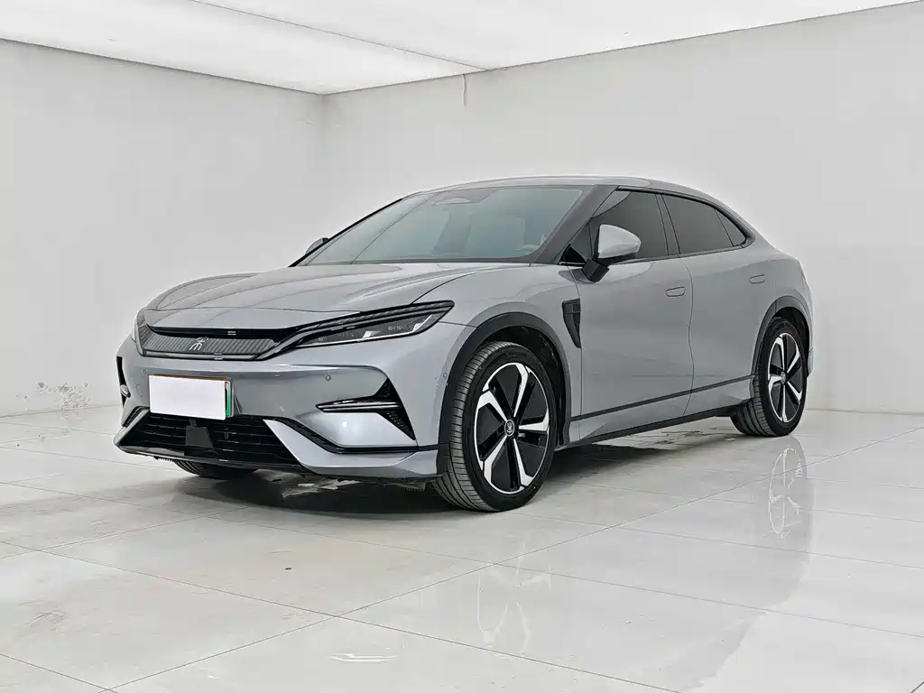 BYD L EV 2024