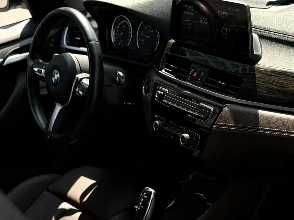 BMW X1 2022 — фото 8