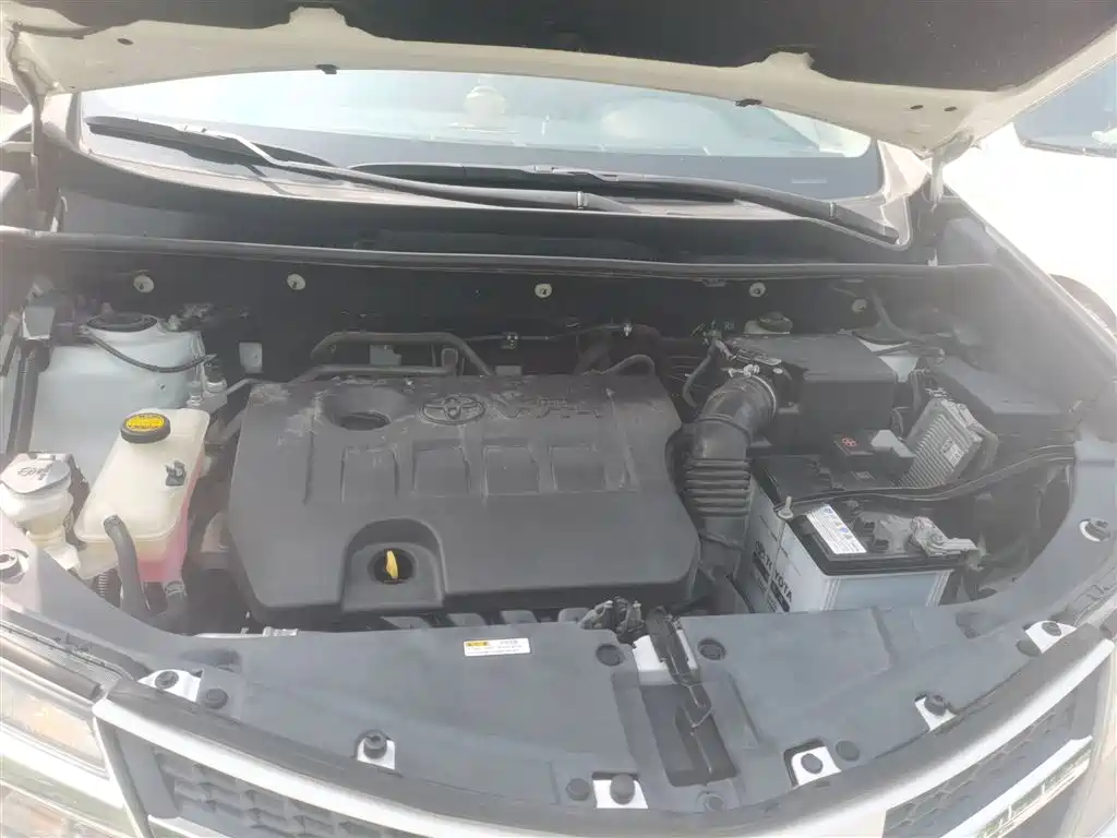 Toyota RAV4 2015 — фото 20