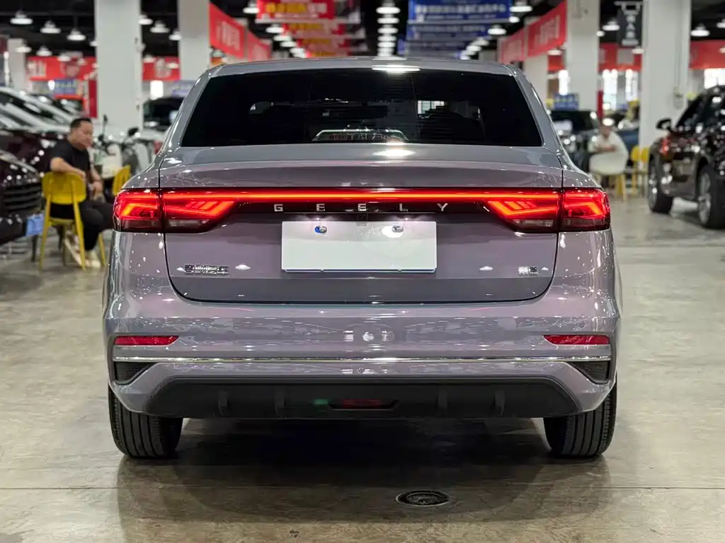 Geely Emgrand 2026