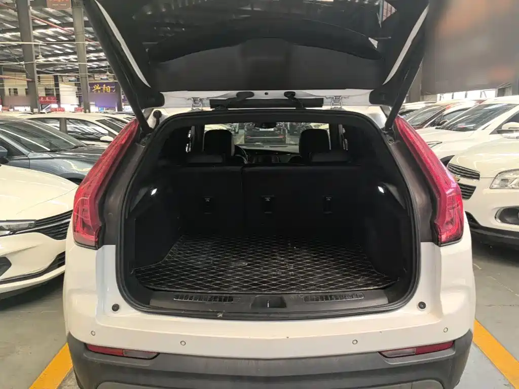 Cadillac XT4 2020 — фото 19