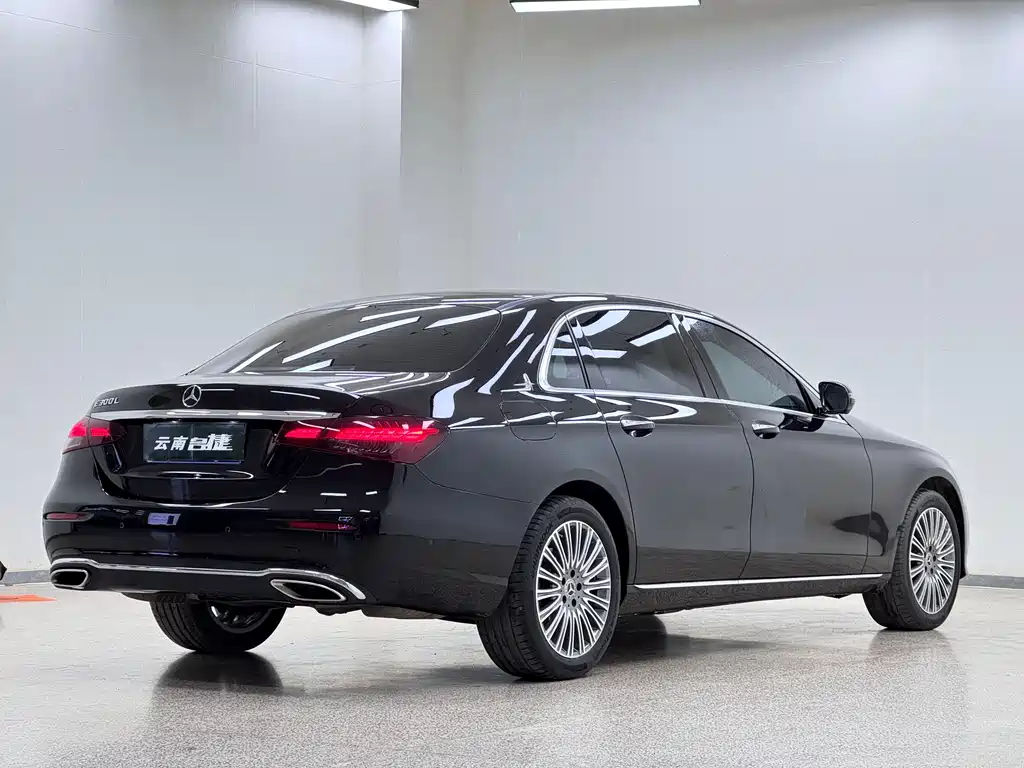 Mercedes-Benz E-Class 2022 — фото 6