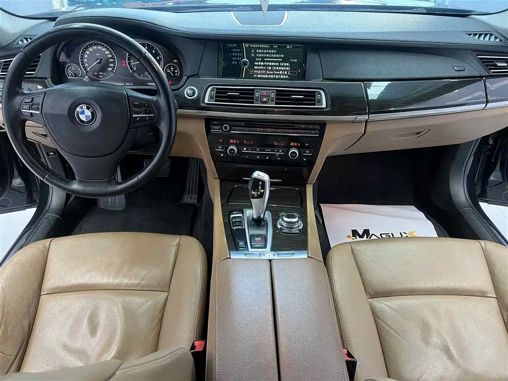 BMW 7 Series 2013 — фото 14