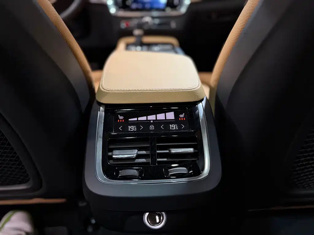 Volvo V90 2018 — фото 16