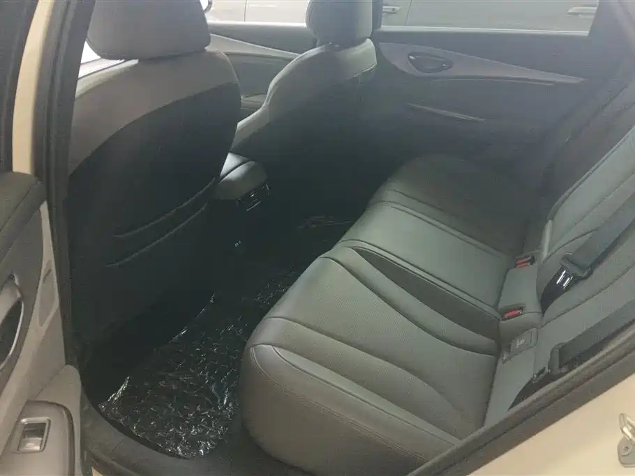 BYD Seal 07 DM-i 2025 — фото 11