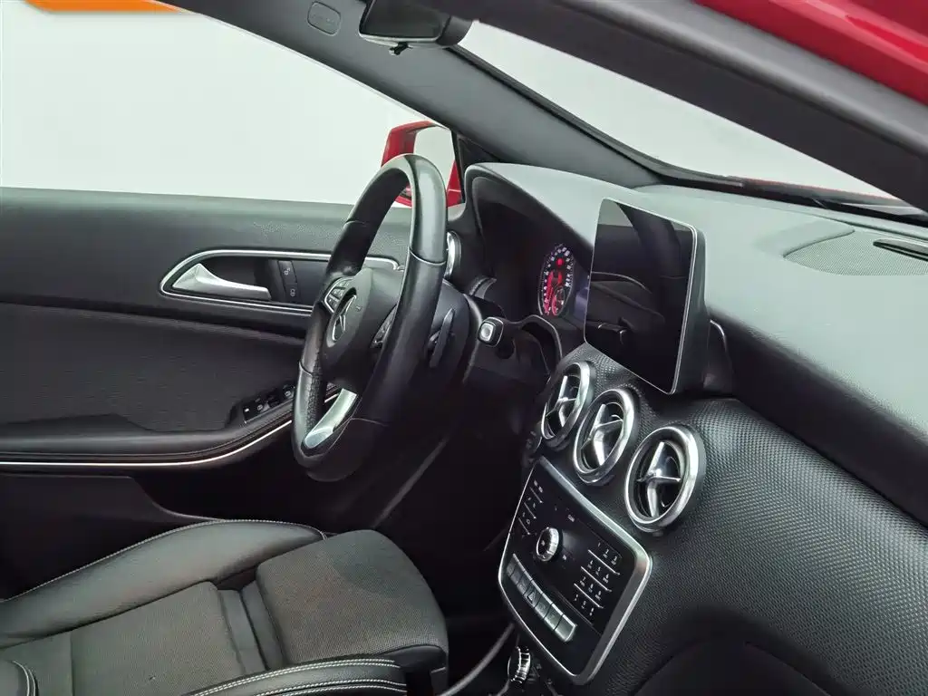Mercedes-Benz A-Class 2018 — фото 22