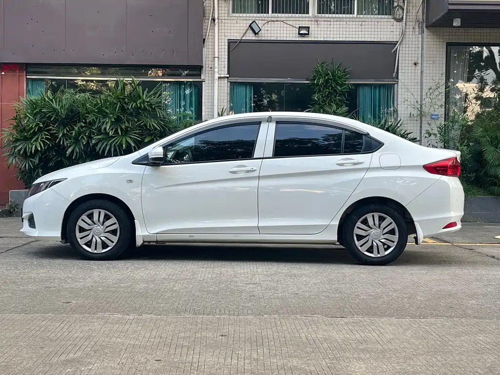 Honda City 2017 — фото 10