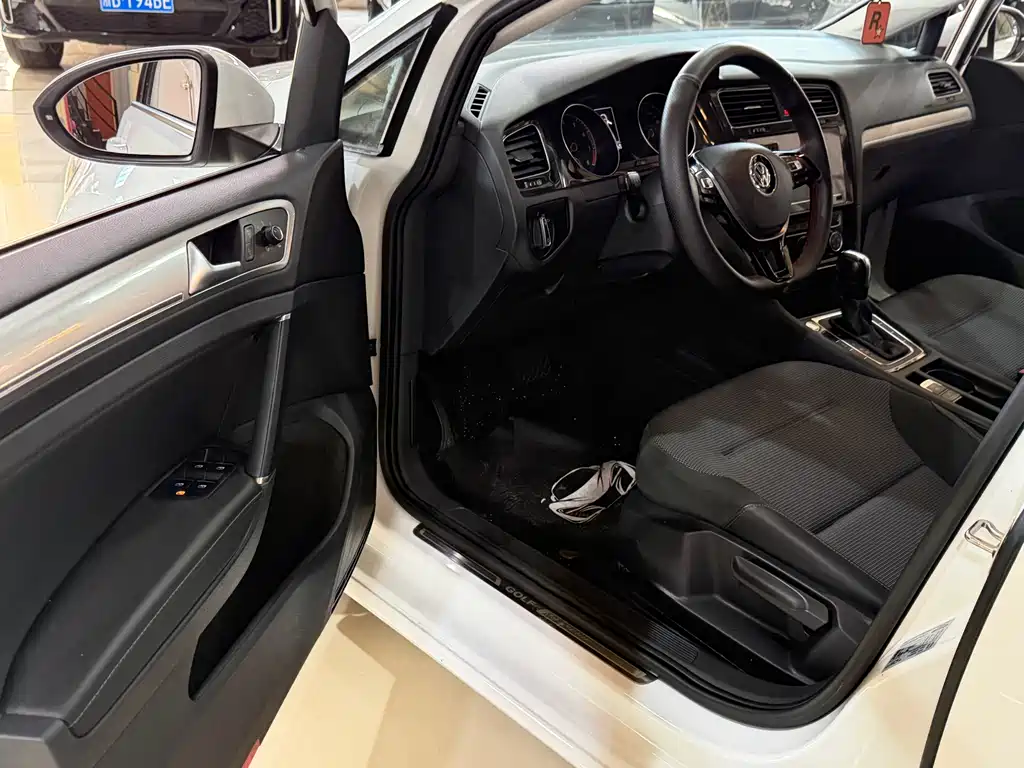 Volkswagen Golf 2020