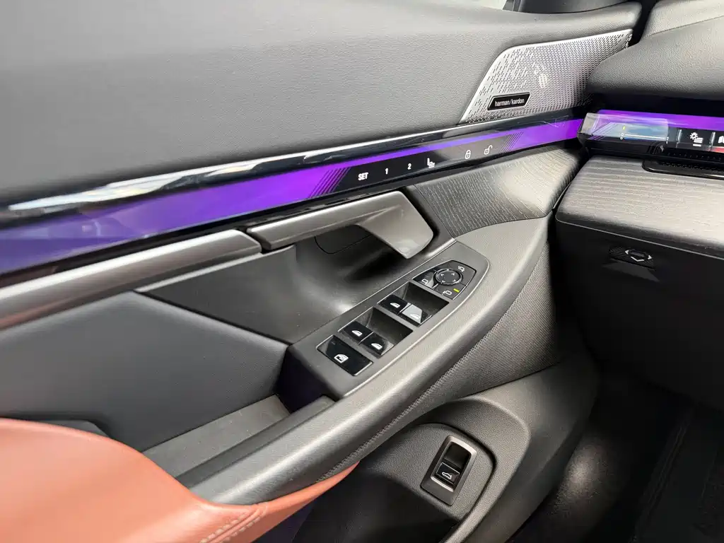 BMW 5 Series 2024 — фото 13
