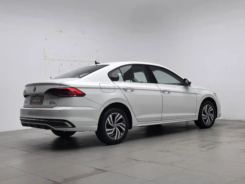 Volkswagen Bora 2023