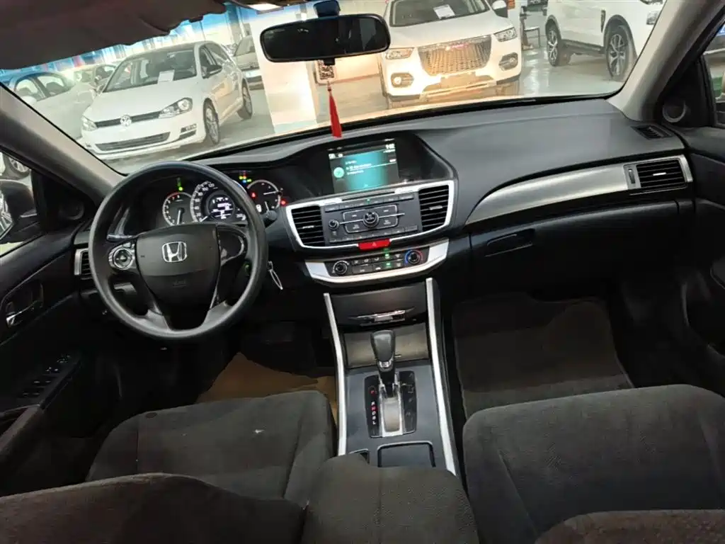 Honda Accord 2014 — фото 10