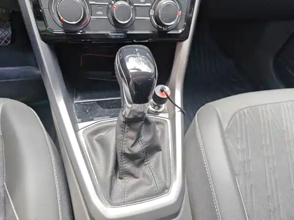 Volkswagen T-Cross 2019