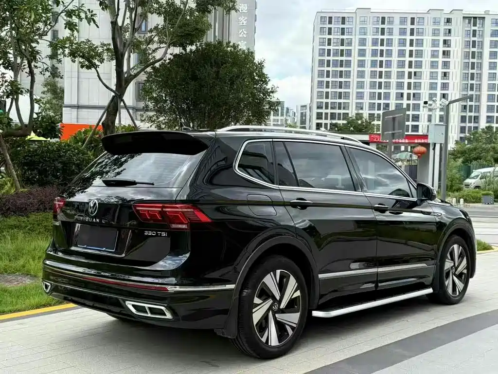Volkswagen Tiguan L 2023 — фото 4