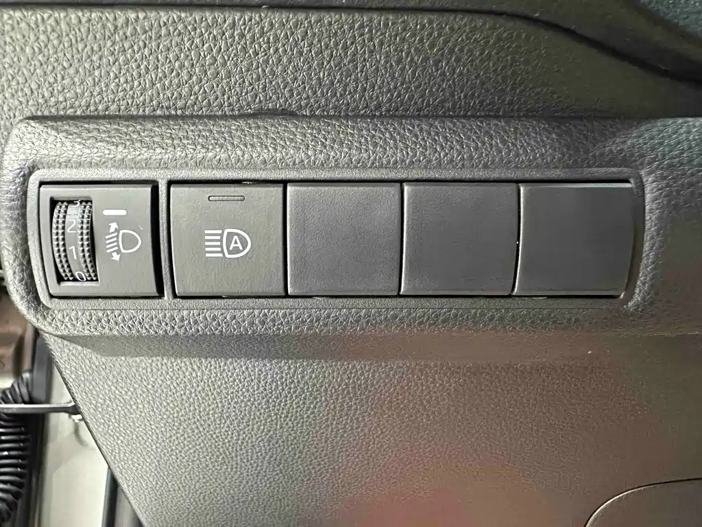 Toyota Corolla 2022 — фото 10