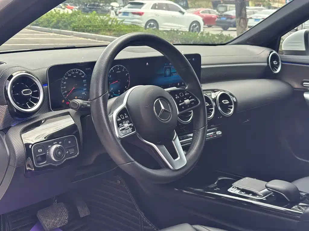 Mercedes-Benz A-Class 2019 — фото 5