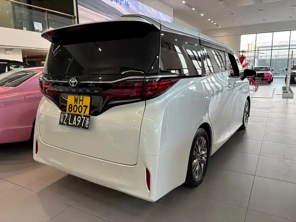 Toyota Alphard 2025