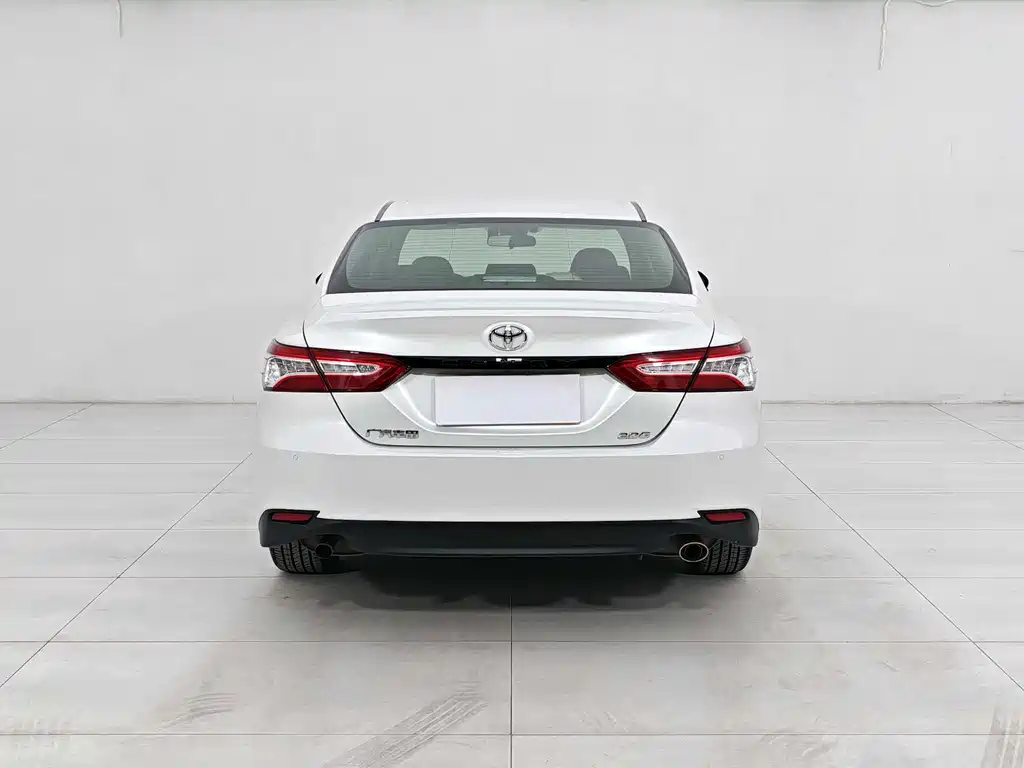 Toyota Camry 2020 — фото 6