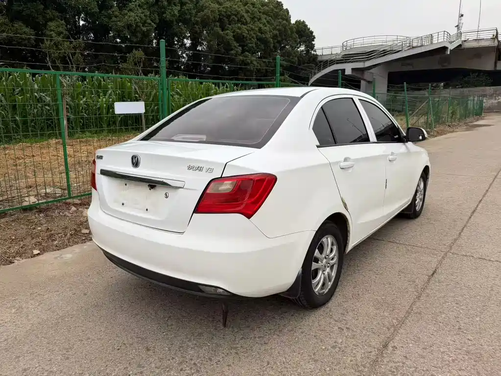 Changan V3 2016 — фото 12