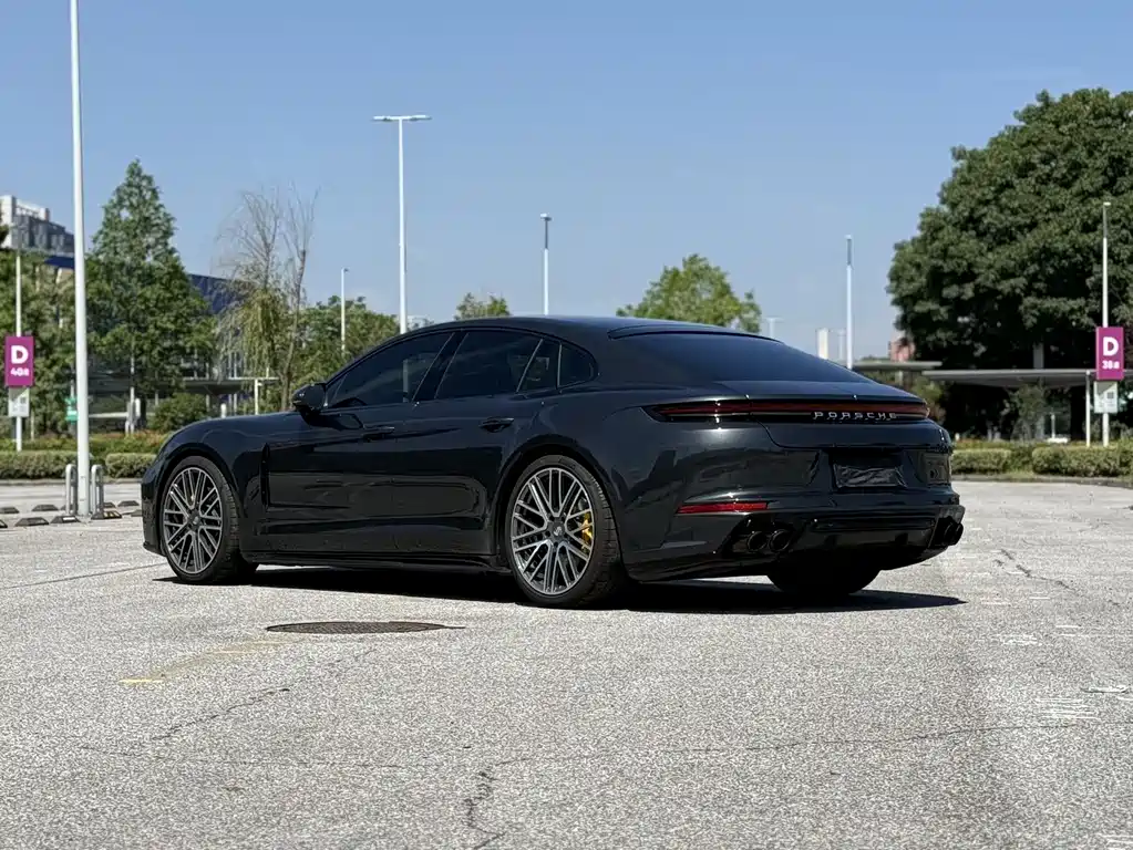 Porsche Panamera 2025 — фото 9