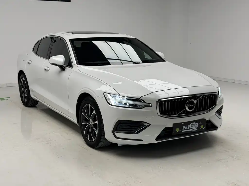 Volvo S60 2021 — фото 3
