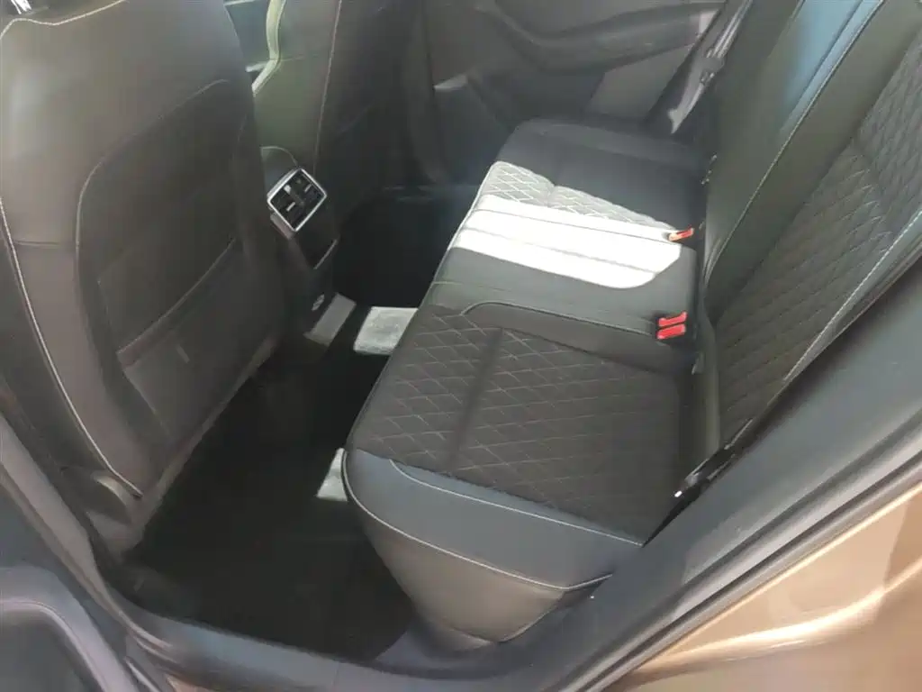 Skoda Karoq 2018 — фото 17