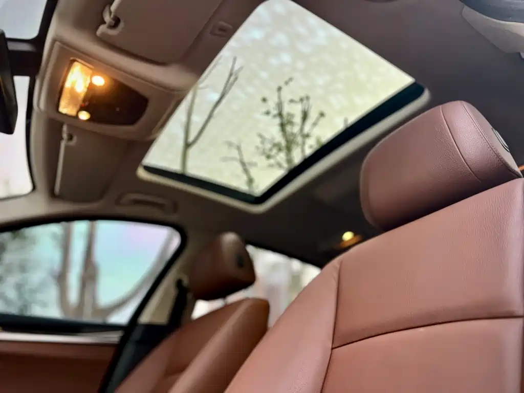 BMW 5 Series 2015 — фото 24