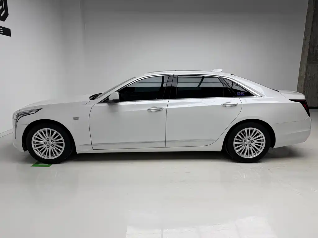 Cadillac CT6 2023 — фото 9