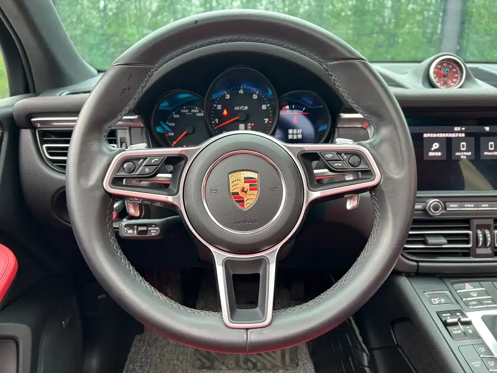 Porsche Macan 2021 — фото 16