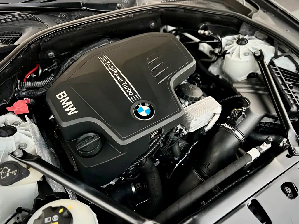 BMW 5 Series 2015 — фото 37