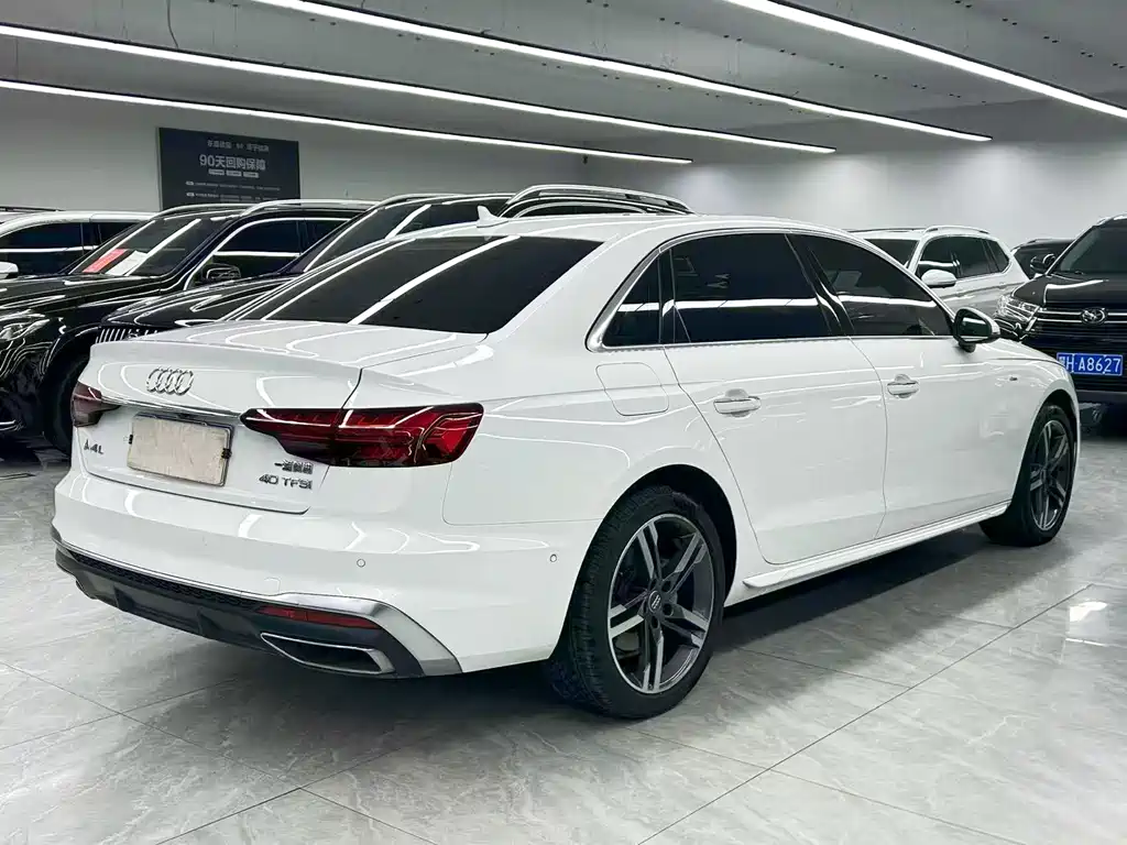 Audi A4L 2020 — фото 6