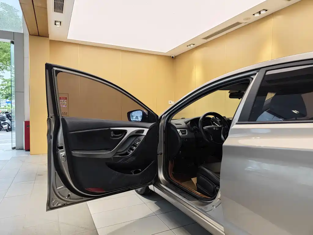 Hyundai Elantra 2014