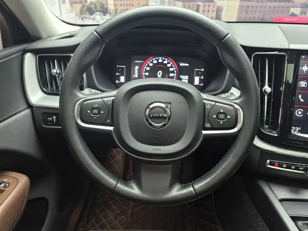 Volvo XC60 2020 — фото 4