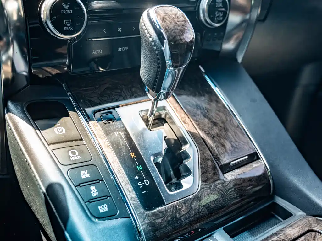 Toyota Vellfire 2020 — фото 17