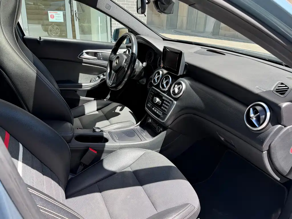 Mercedes-Benz A-Class 2015