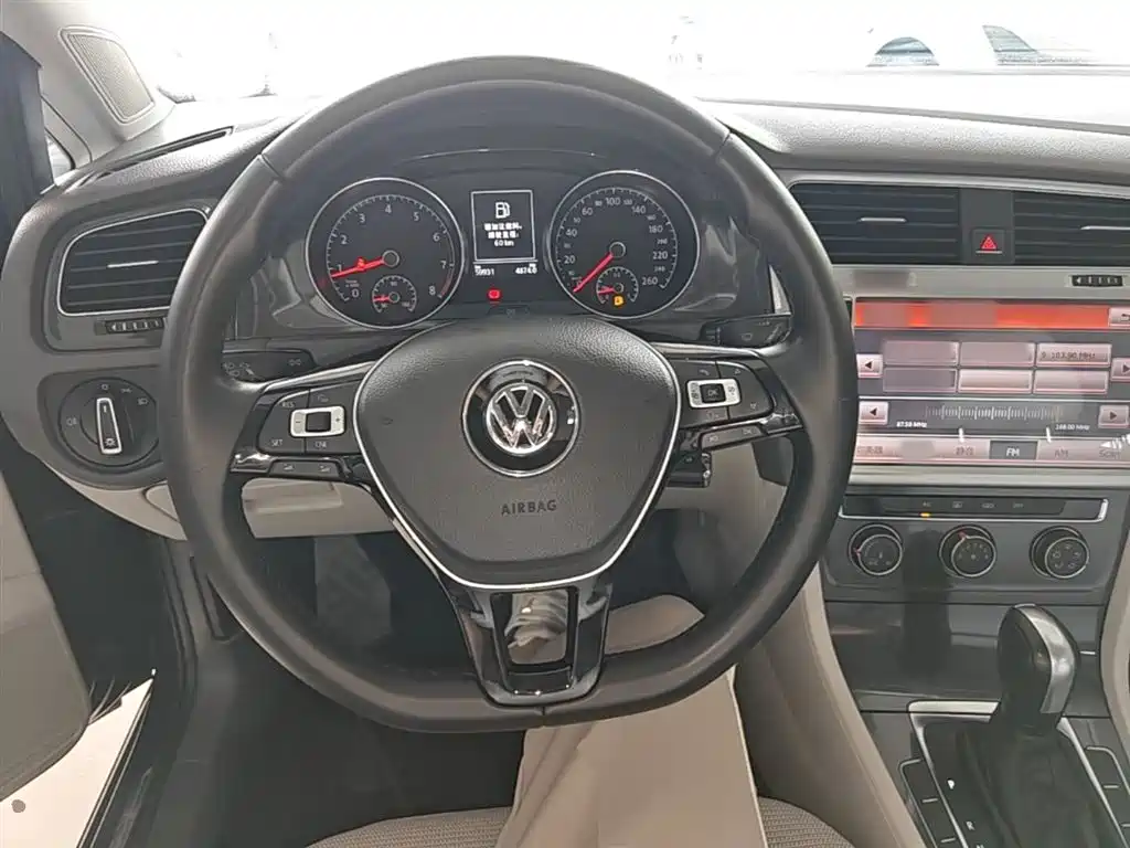 Volkswagen Golf 2018 — фото 11