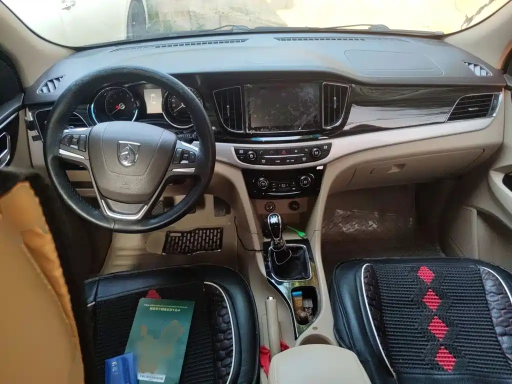 Baojun 730 2015