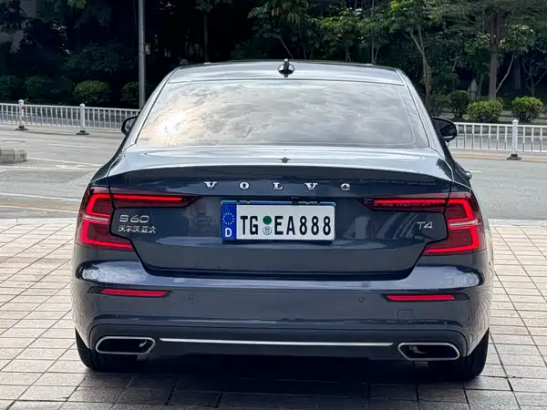 Volvo S60 2021