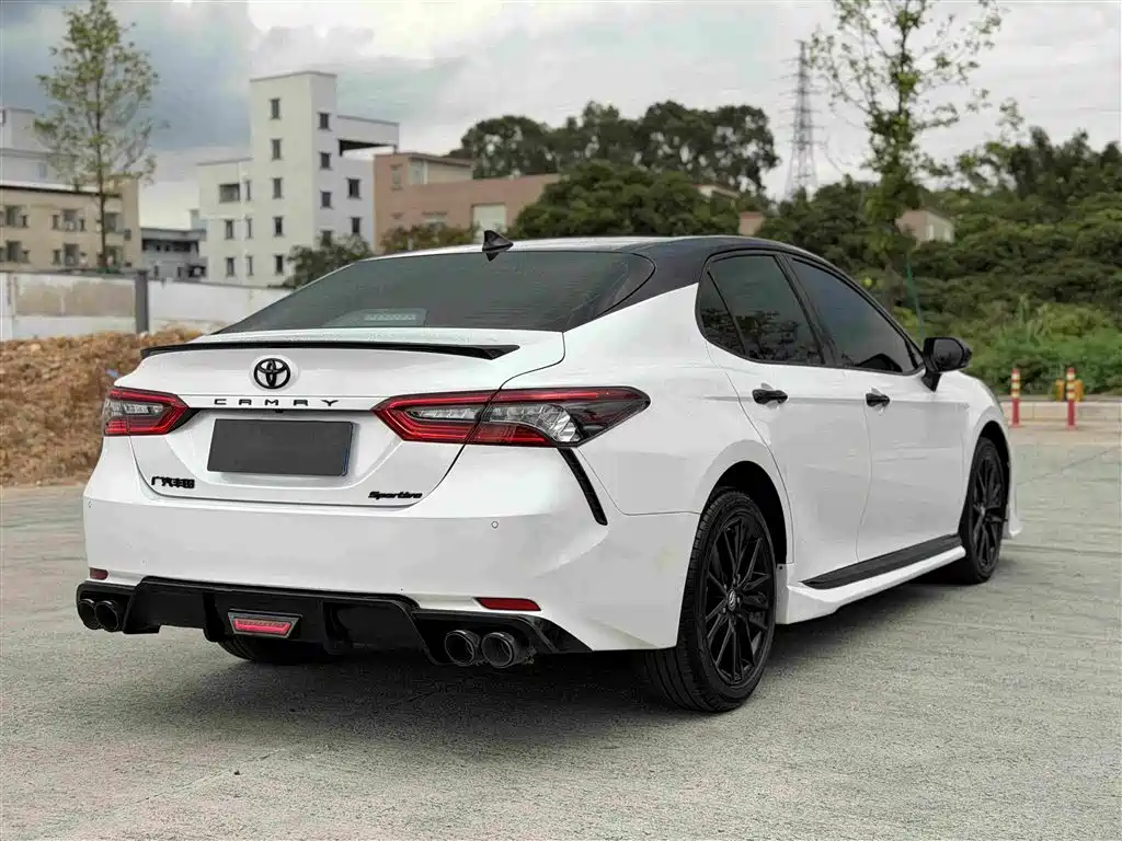 Toyota Camry 2023 — фото 14