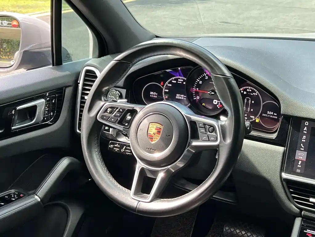 Porsche Cayenne 2018 — фото 13