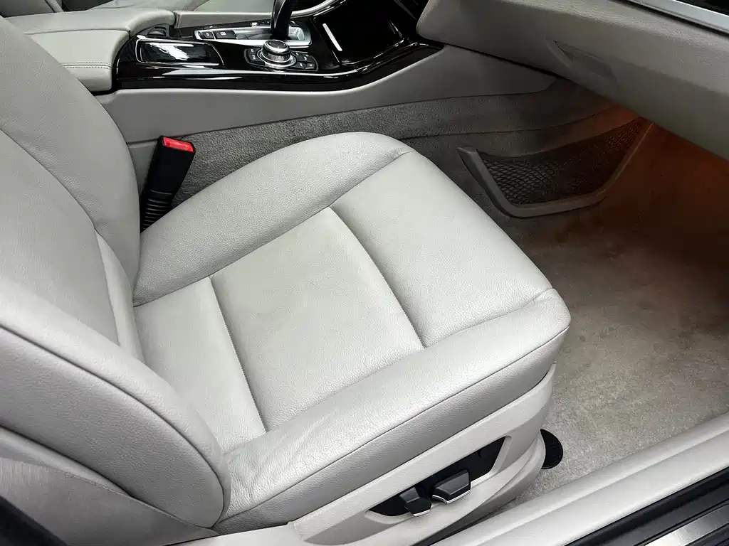 BMW 5 Series 2013 — фото 23